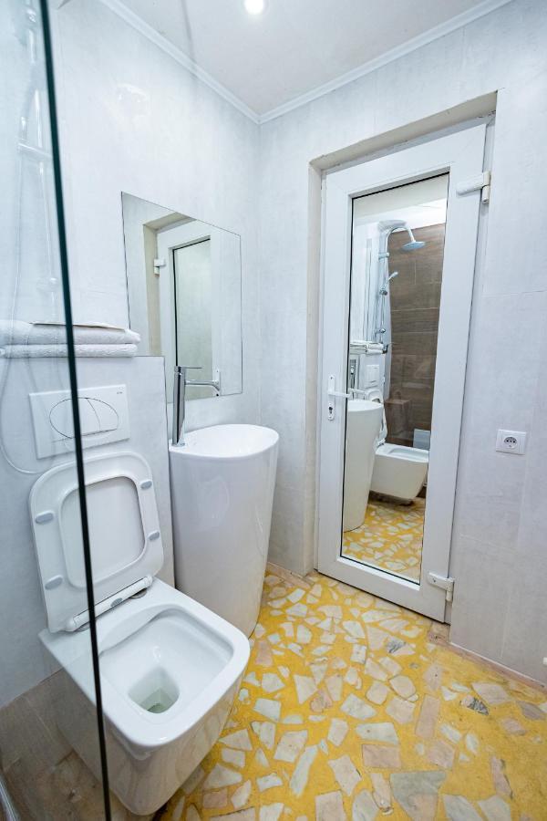 Pensiunea Ewo Iasi Luaran gambar